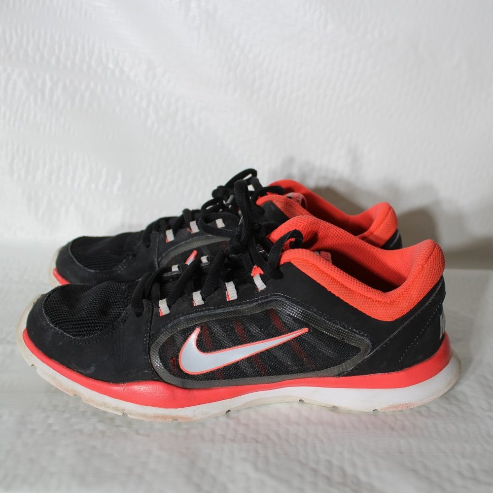 Nike women running shoes size 7.5